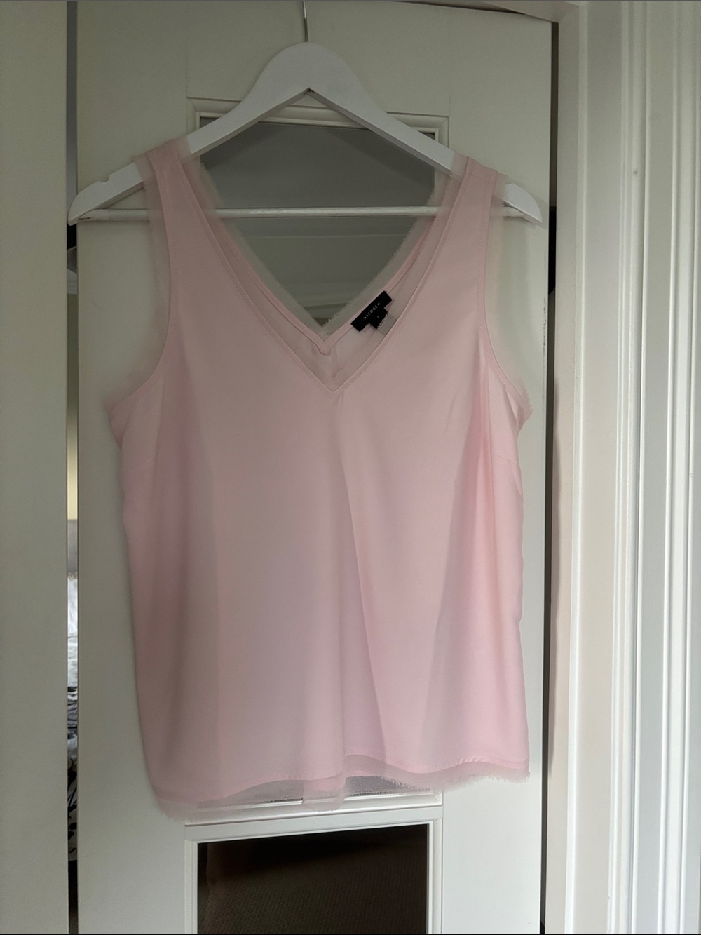 Halogen Pale Pink V-Neck Sleeveless Camisole